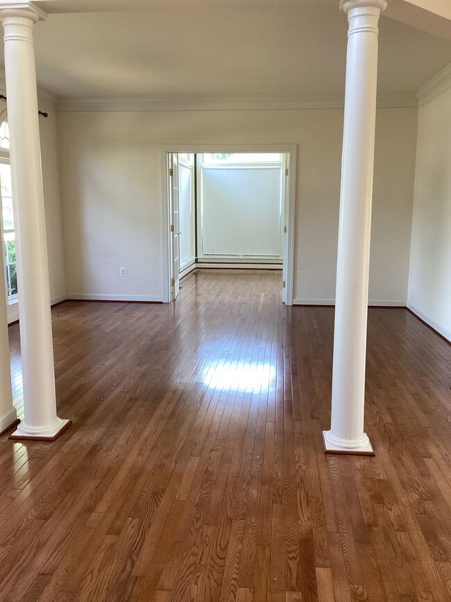 Photo - House in Country Club Estates