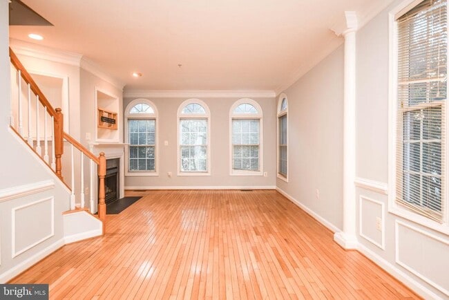 1303 Cameron Hill Ct