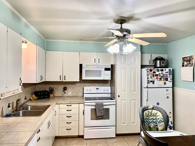 Photo - Cute Three Bedroom - Available for Summer/Fall 2026 Prelease!