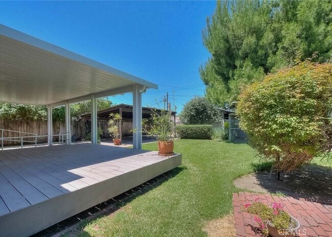 Photo - 563 Claremont Pl