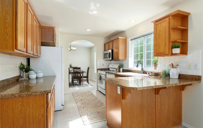 Photo - 4035 Glengary Rd