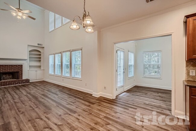 Photo - 612 Peach Pl