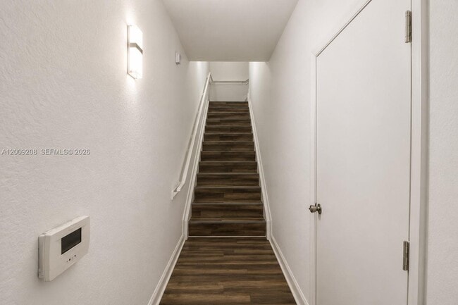 Photo - 1002 Belmont Ln Unit 1002