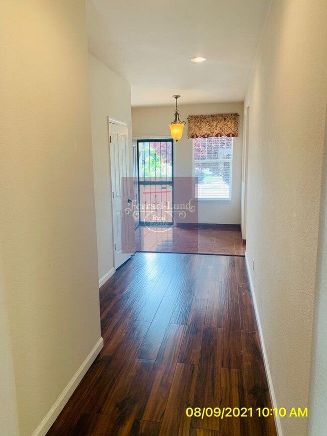 Photo - ?? Charming 3 Bedroom Single-Story Home in...