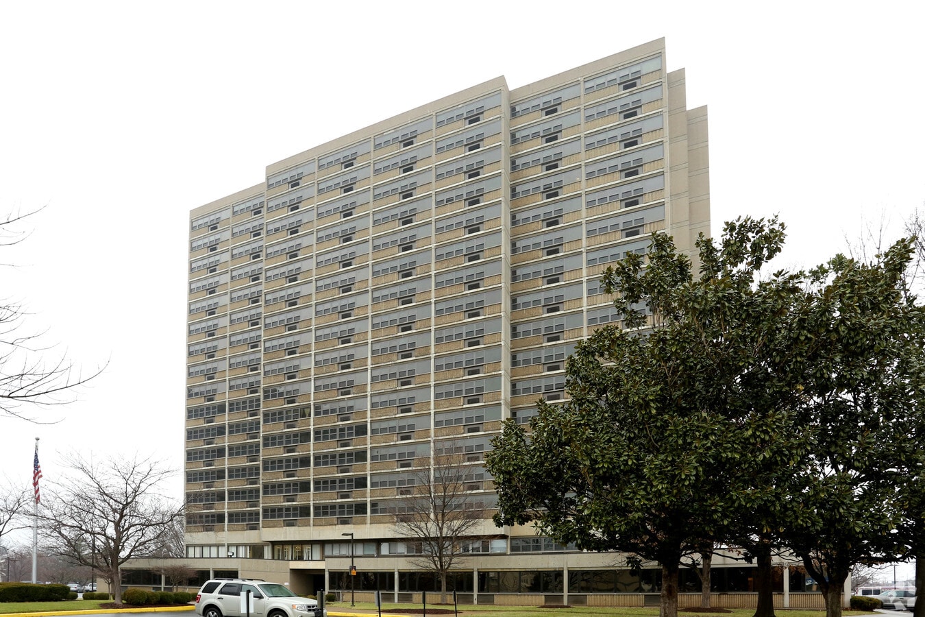 Photo - Avenue Plaza Apartments