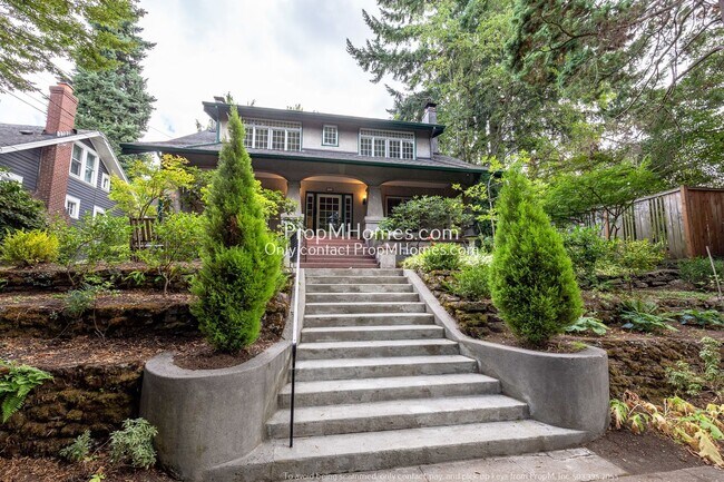 Building Photo - Cozy Three-Bedroom Duplex in Historic Irvi... Rental