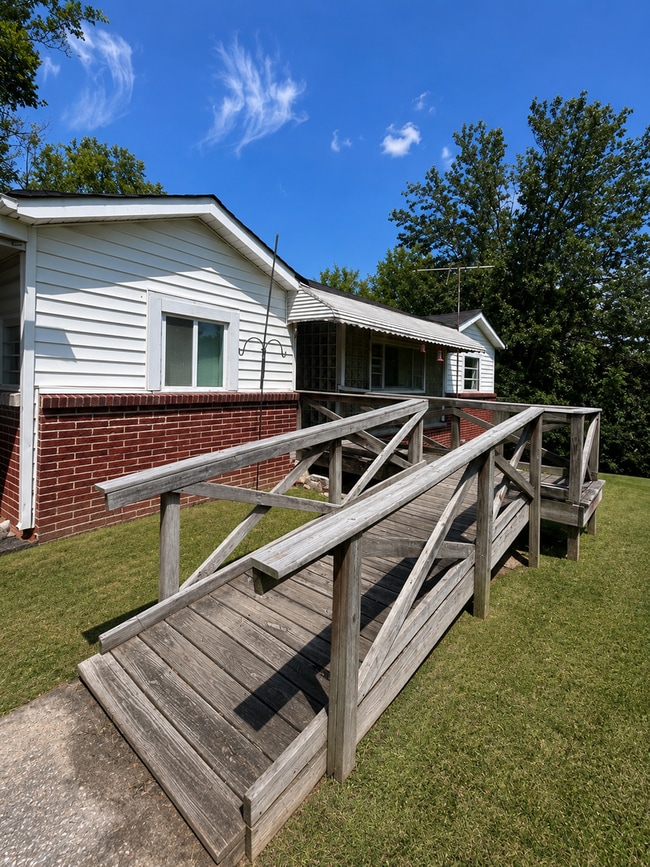 Building Photo - 4200 Wilkesview Dr