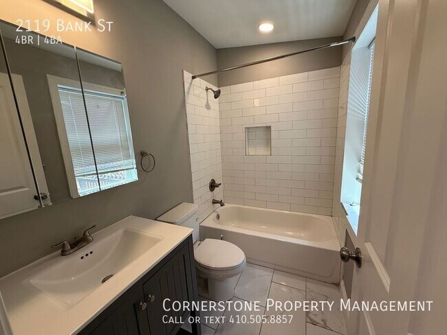 Photo - 2119 Bank St