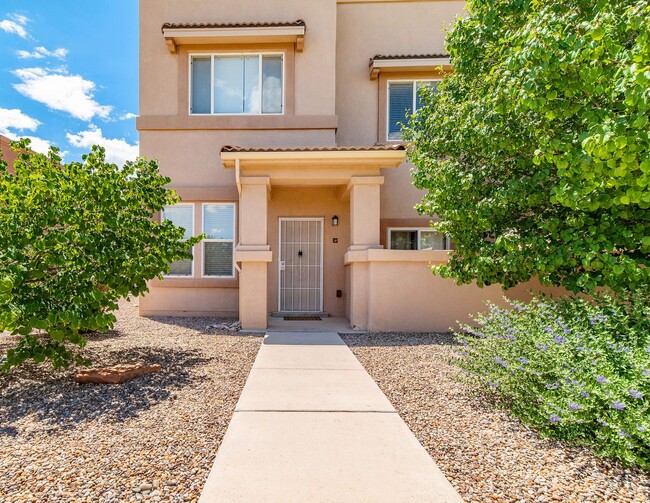 Building Photo - 2 Story 3 Bedroom Townhome Available Now!