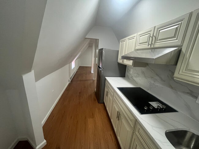 Photo - 100-05 69th Ave