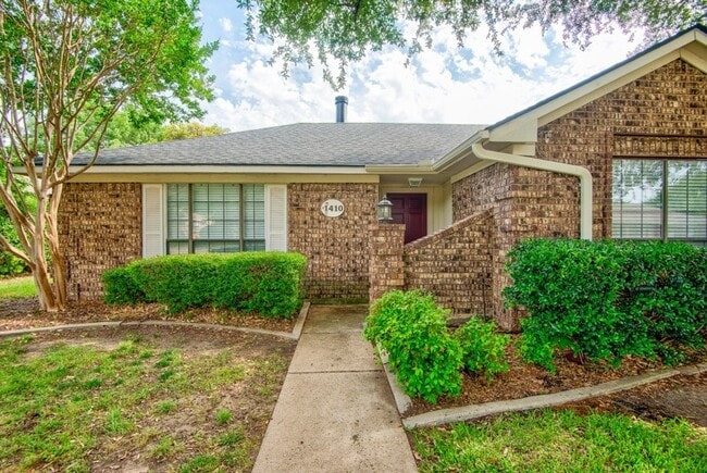 Photo - 1410 Flameleaf Dr