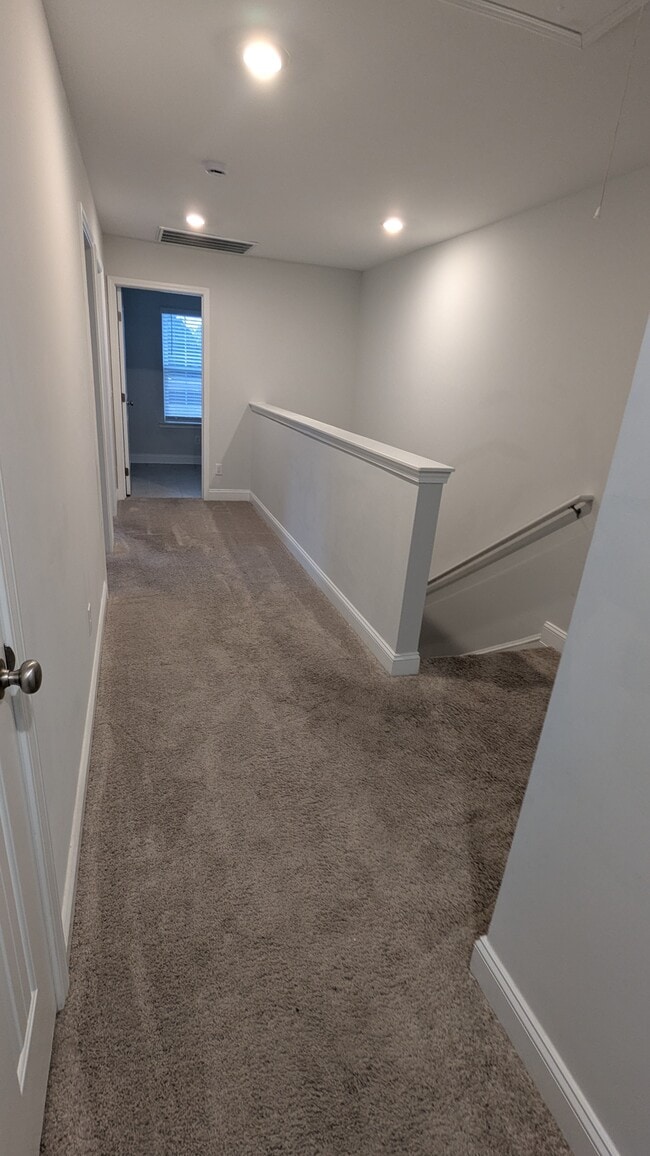 Photo - 200 Glick Wy