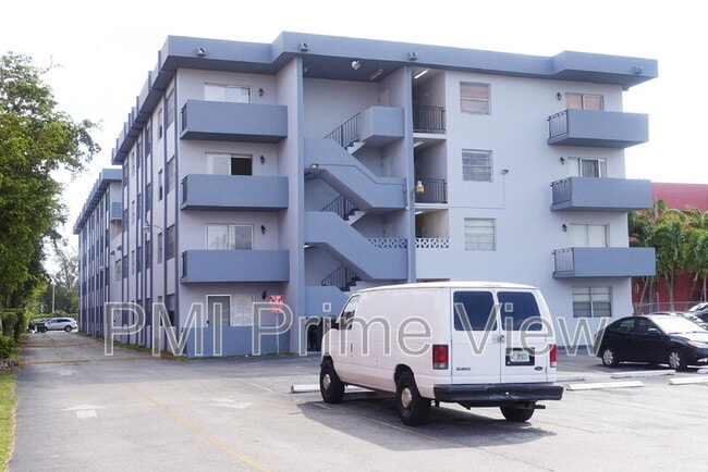 Building Photo - 495 NW 72nd Ave Unit #411 Rental