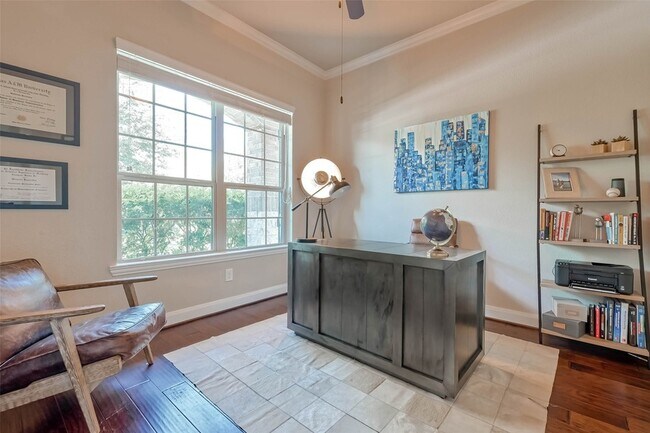 Photo - 210 Hearthshire Cir