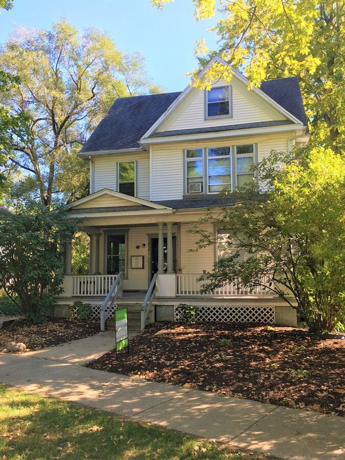 Photo - 413 W Main St Unit 1