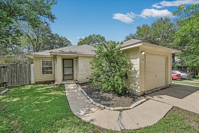 Building Photo - 108 N Mockingbird Cir