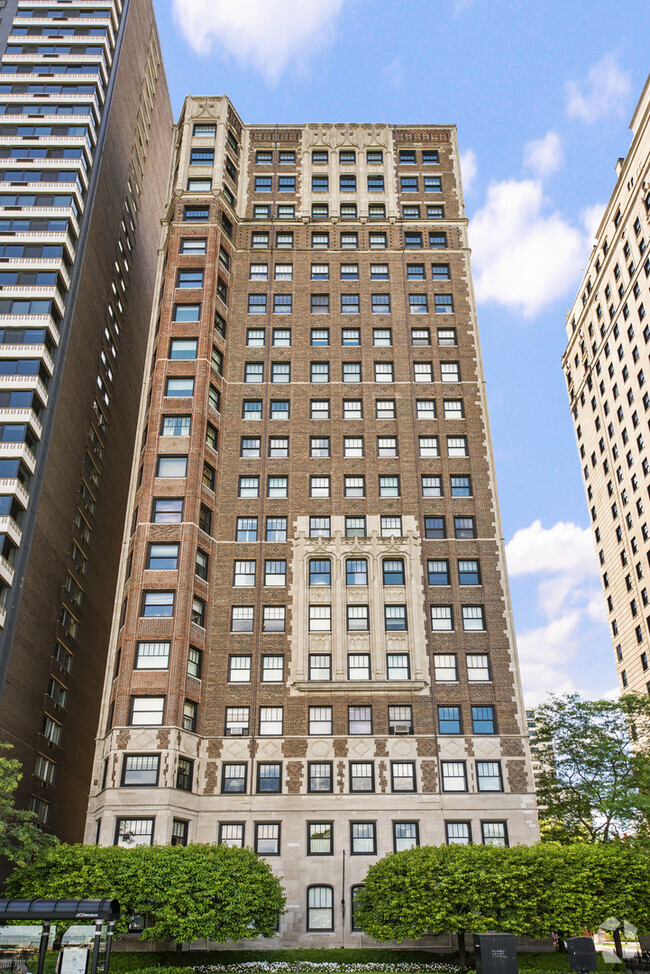 Building Photo - 1448 N Lake Shore Dr Unit 3C Rental