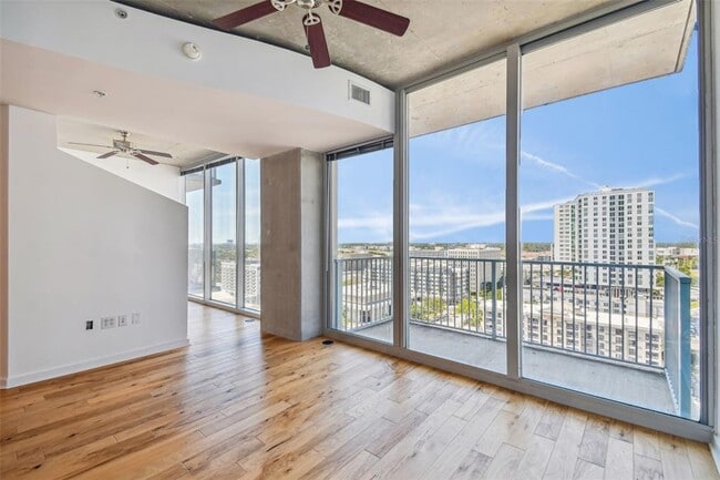 Photo - 777 N Ashley Dr Unidad 1413