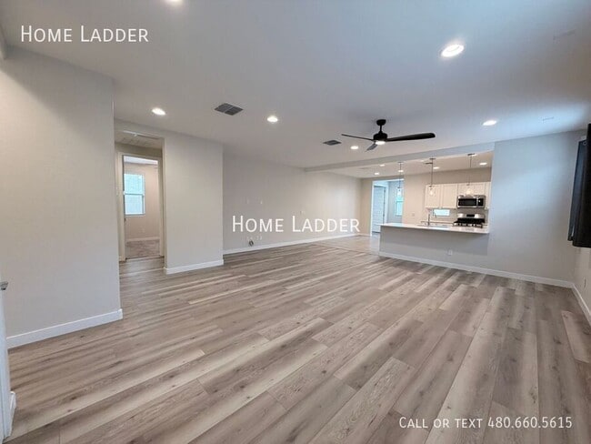 Photo - 2881 E 27th Ave