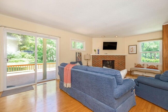 Photo - 212 W 97th St