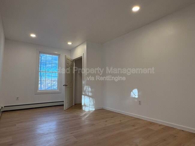 Photo - 24 Willis St Unit 1