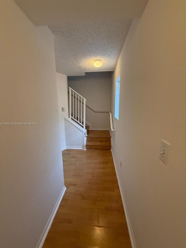 Photo - 2941 NE 185th St Unidad 1302