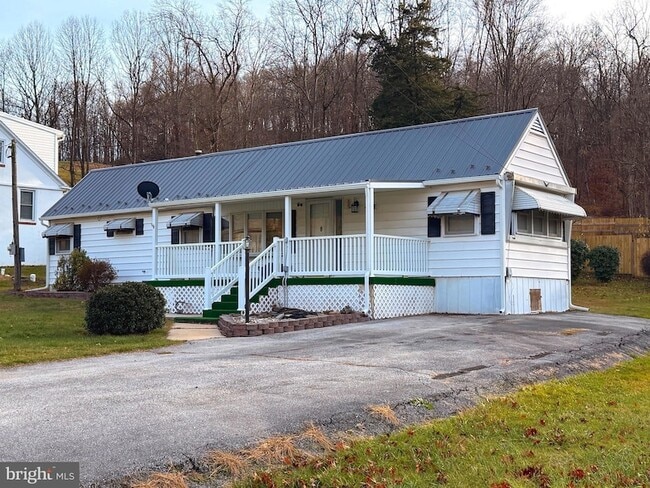 Photo - 1716 W Philadelphia Ave