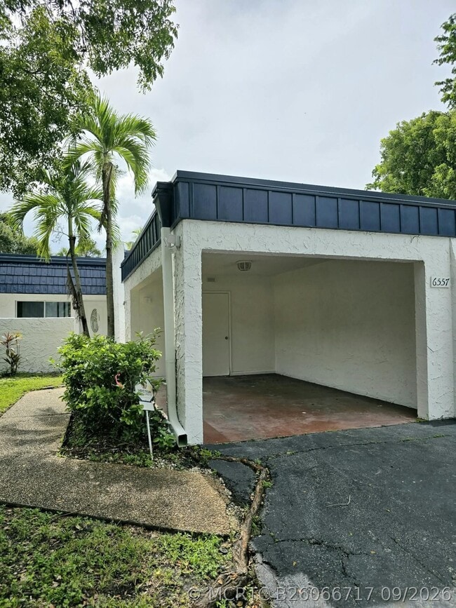 Building Photo - 6557 NW 99th Ave
