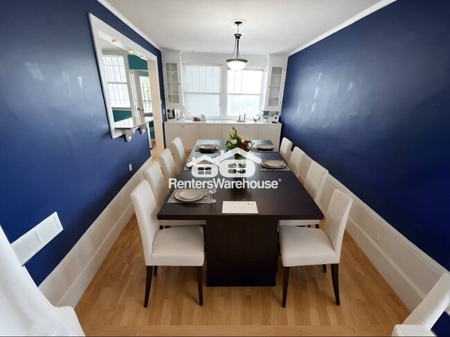 Photo - 406 E 43rd St Unit Apt 3E