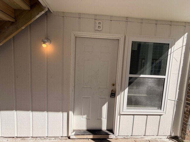 Building Photo - 109 Limoges St Unit 109 Limoges  B