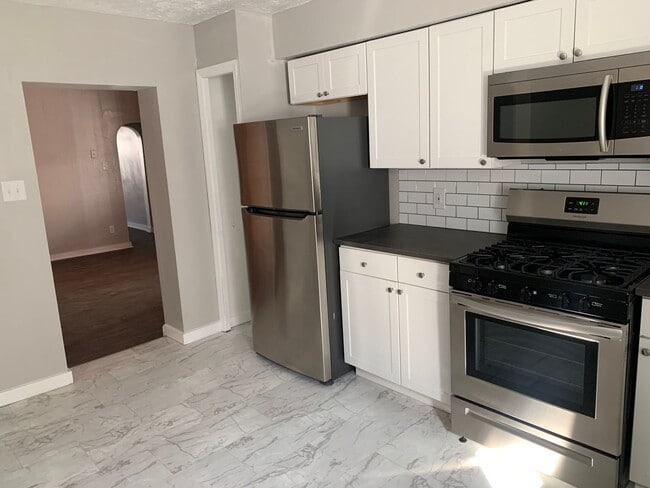Photo - 2 bedroom 1 bath with laundry