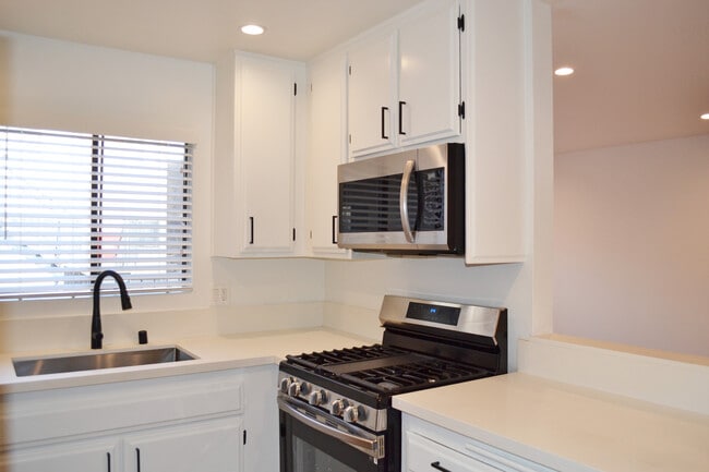 Photo - 800 Orange Grove Ave