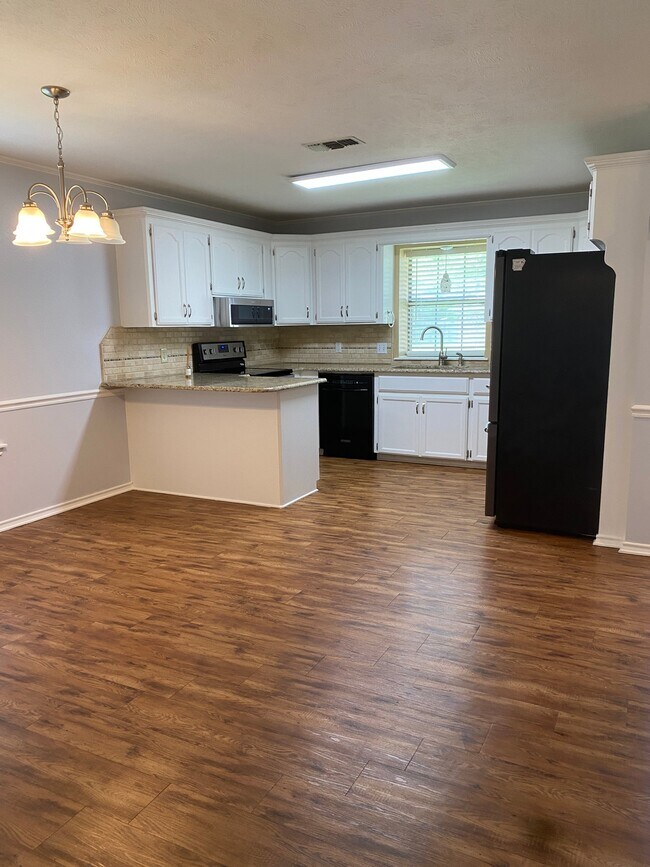 Photo - 5606 Cliffwood Dr