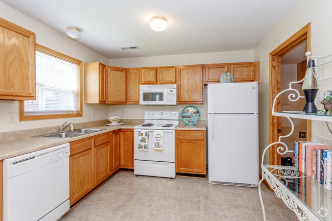 3BR, 1.5BA - 1200 SF