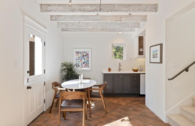 Photo - 2548 Pine St