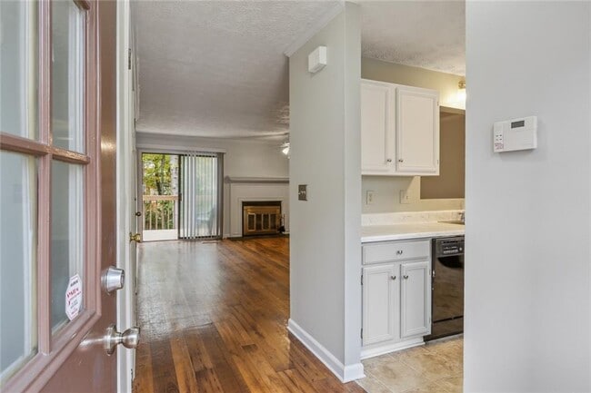 Photo - 3535 Main Station Dr SW