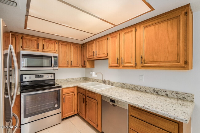 Photo - 7950 E Camelback Rd Unidad 107