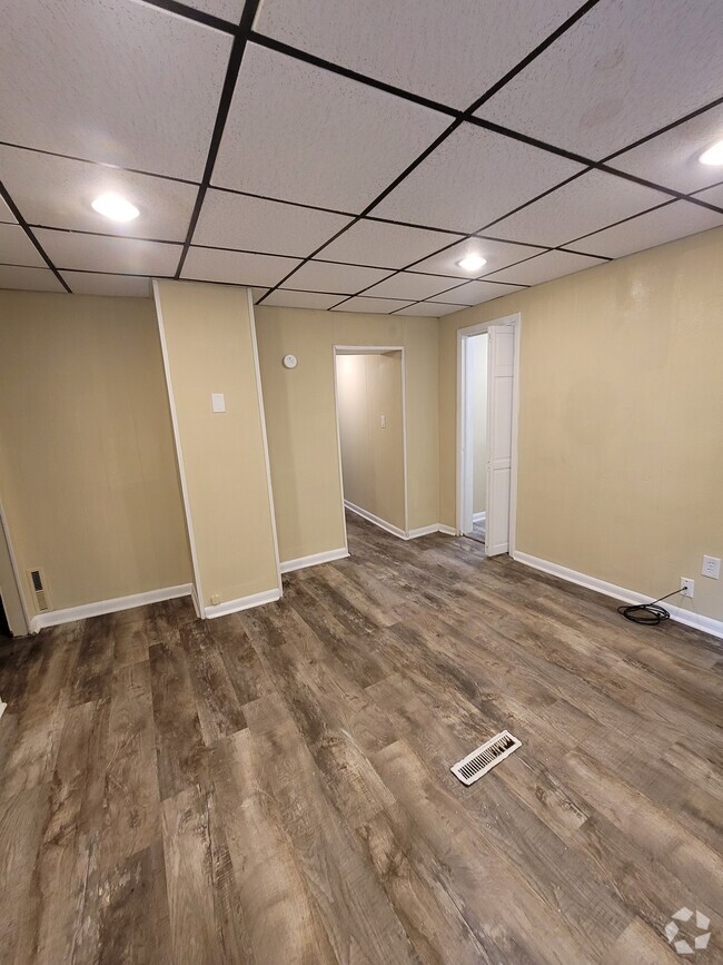 Building Photo - 69 College Ave Unit Suite 1 Rental