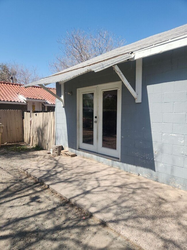 Building Photo - 65th Dr Unit 2