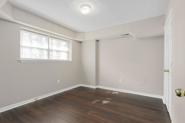 HABITACIÓN - 9705 Tulip Tree Dr