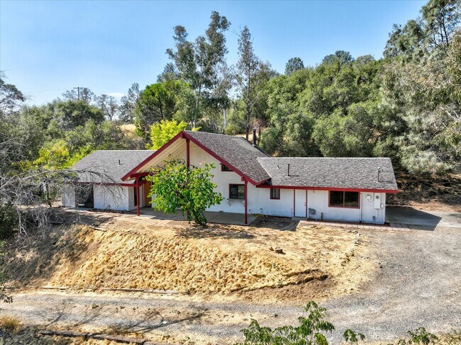 Building Photo - 29766 Tioga Dr