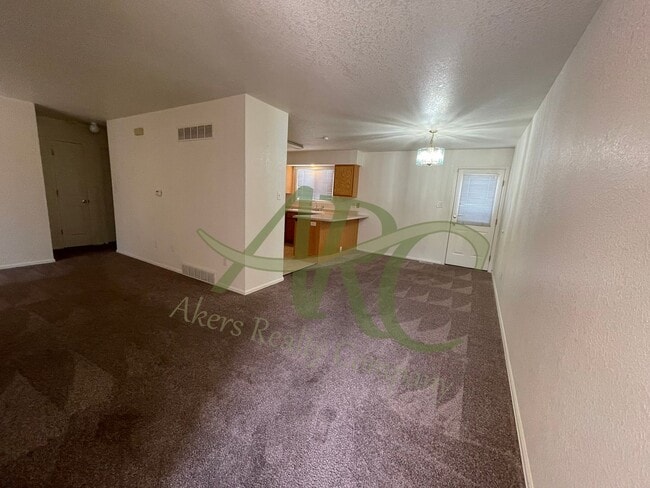 Photo - 2730 Poplar St Unit B