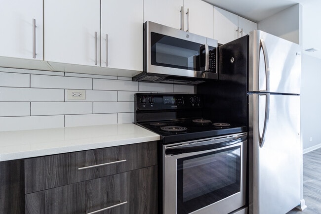 Photo - 745 W Gordon Ter Unit 206