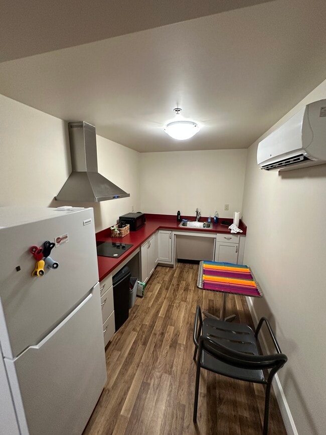 Photo - 400 Stewart Ave