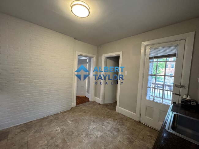 Building Photo - 62 Dana St Unit 8 Rental