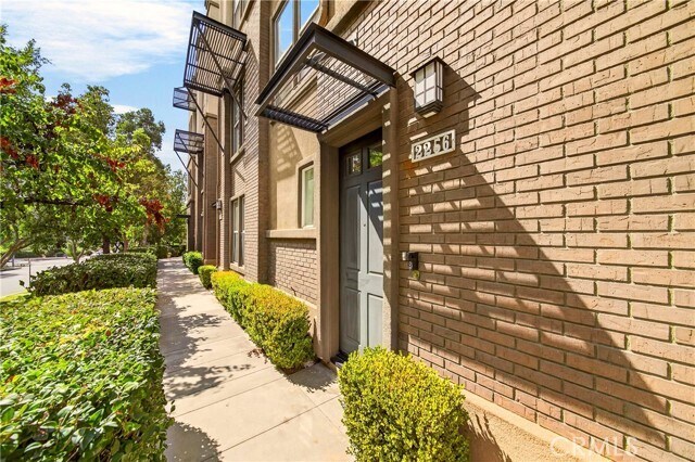2256 Clark Dr