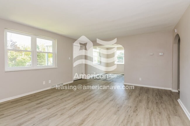 Photo - 515 Verona Rd