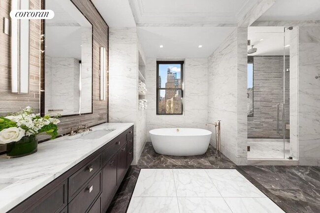 Photo - 235 W 75th St