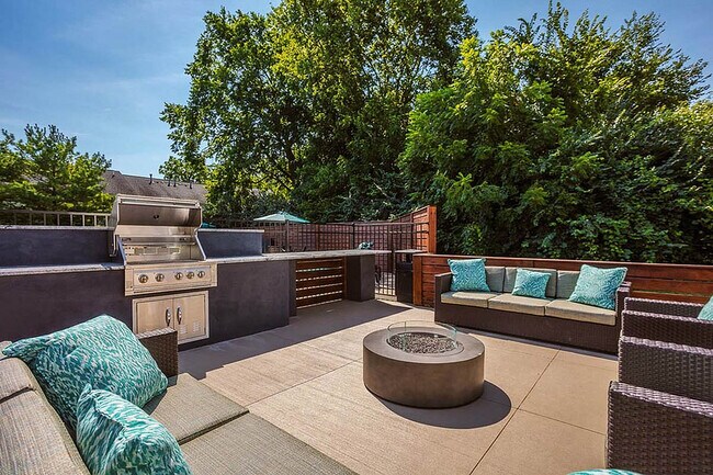 Outdoor Lounge and Grills - Alkire Glen