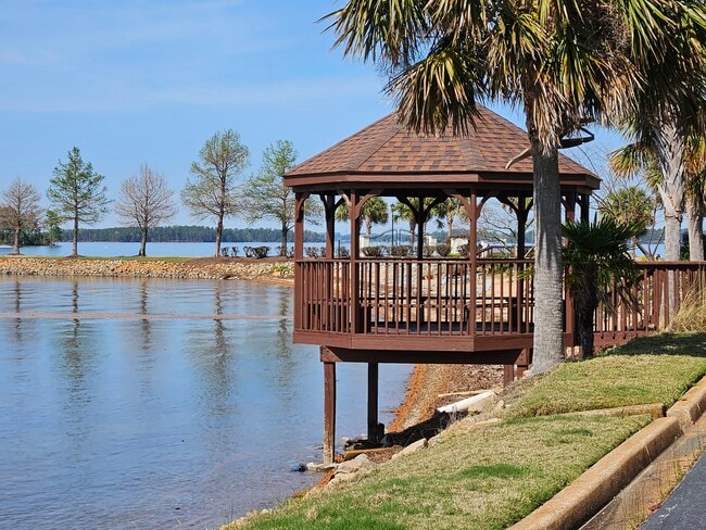Westside Beach Gazebo - 10 Little Hollow Ln